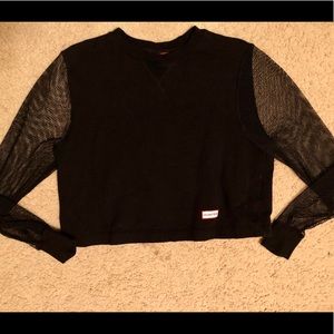 Hunter’s Mesh Black Crew Neck Crop